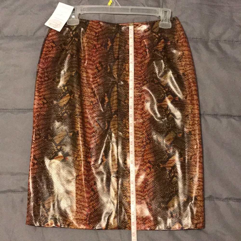 NWT, SnakeSkin Leather midi Skirt, size 8 - Picture 5 of 8